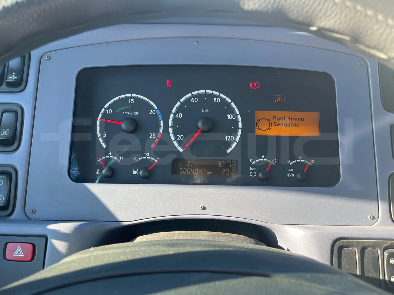 Irizar Scania K310IB4X2 - EUR4 - 228kW - 12.320m - dashboard lights on