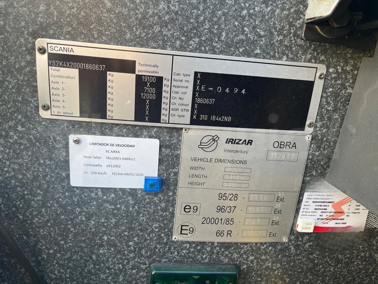 Irizar Scania K310IB4X2 - EUR4 - 228kW - 12.320m - door mechanism photo