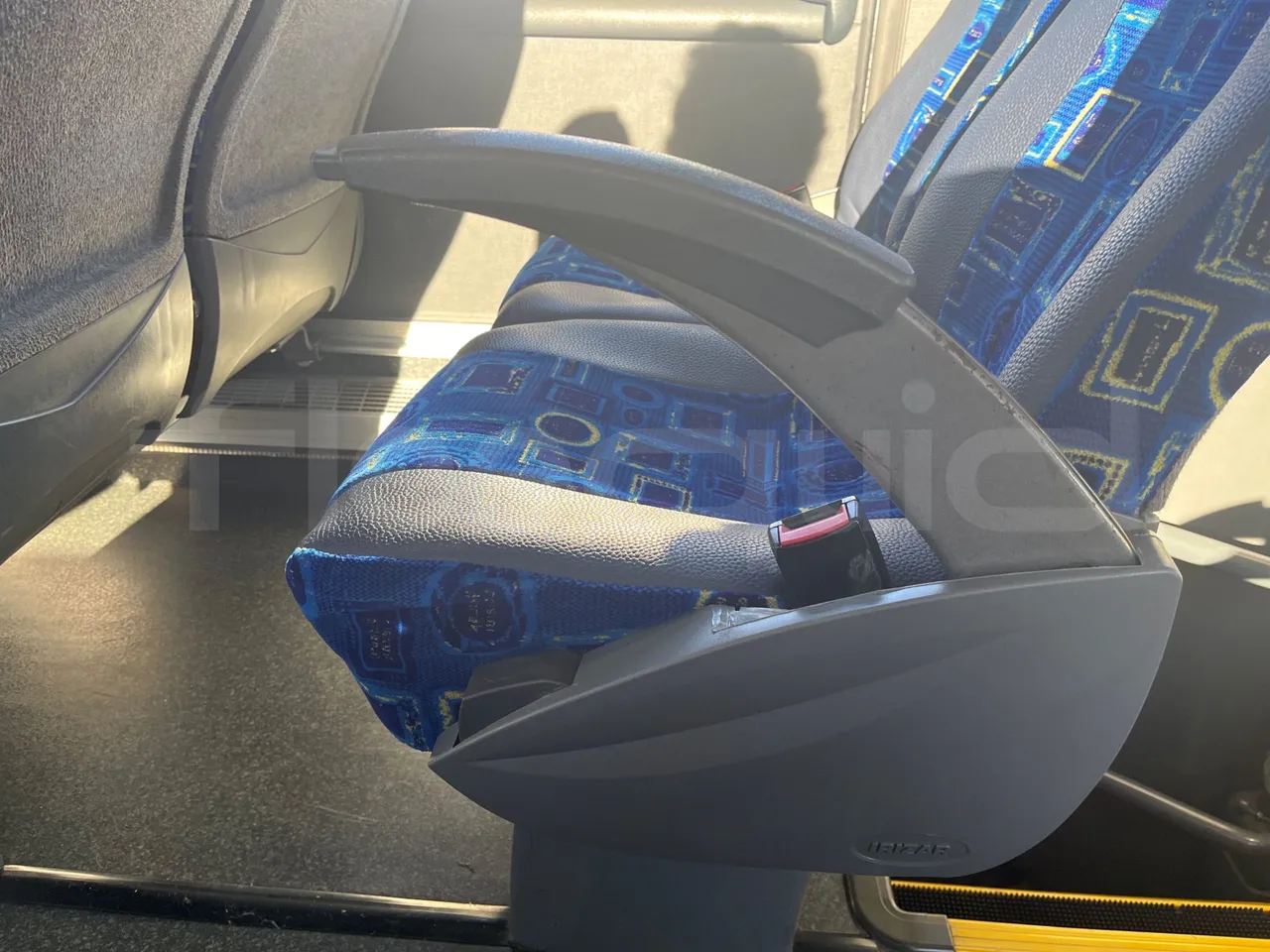 Irizar Scania K310IB4X2 - EUR4 - 228kW - 12.320m - folding seat photo