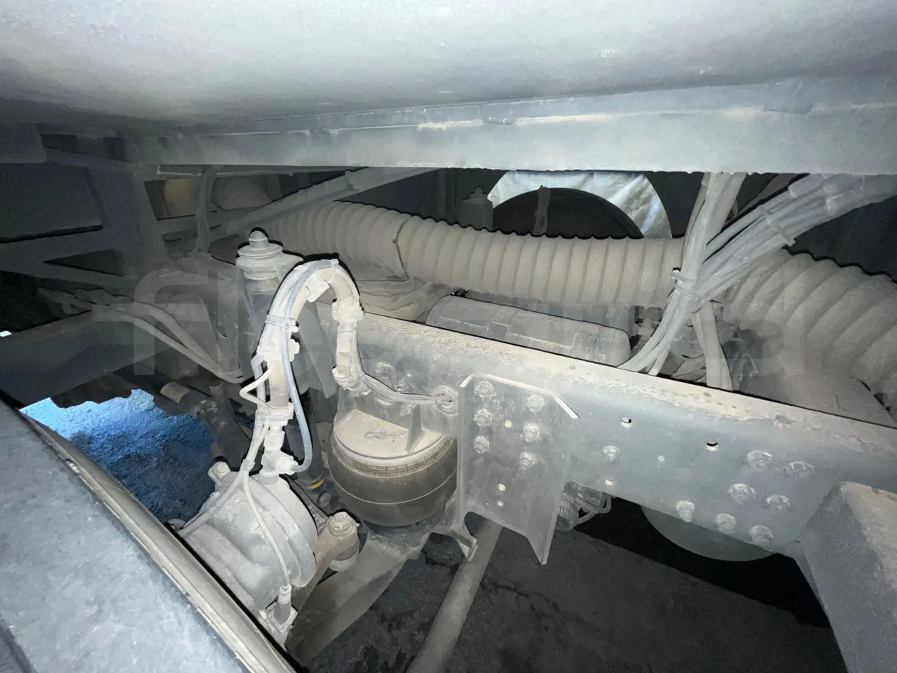 Irizar Scania K310IB4X2 - EUR4 - 228kW - 12.320m - front shock absorbers left