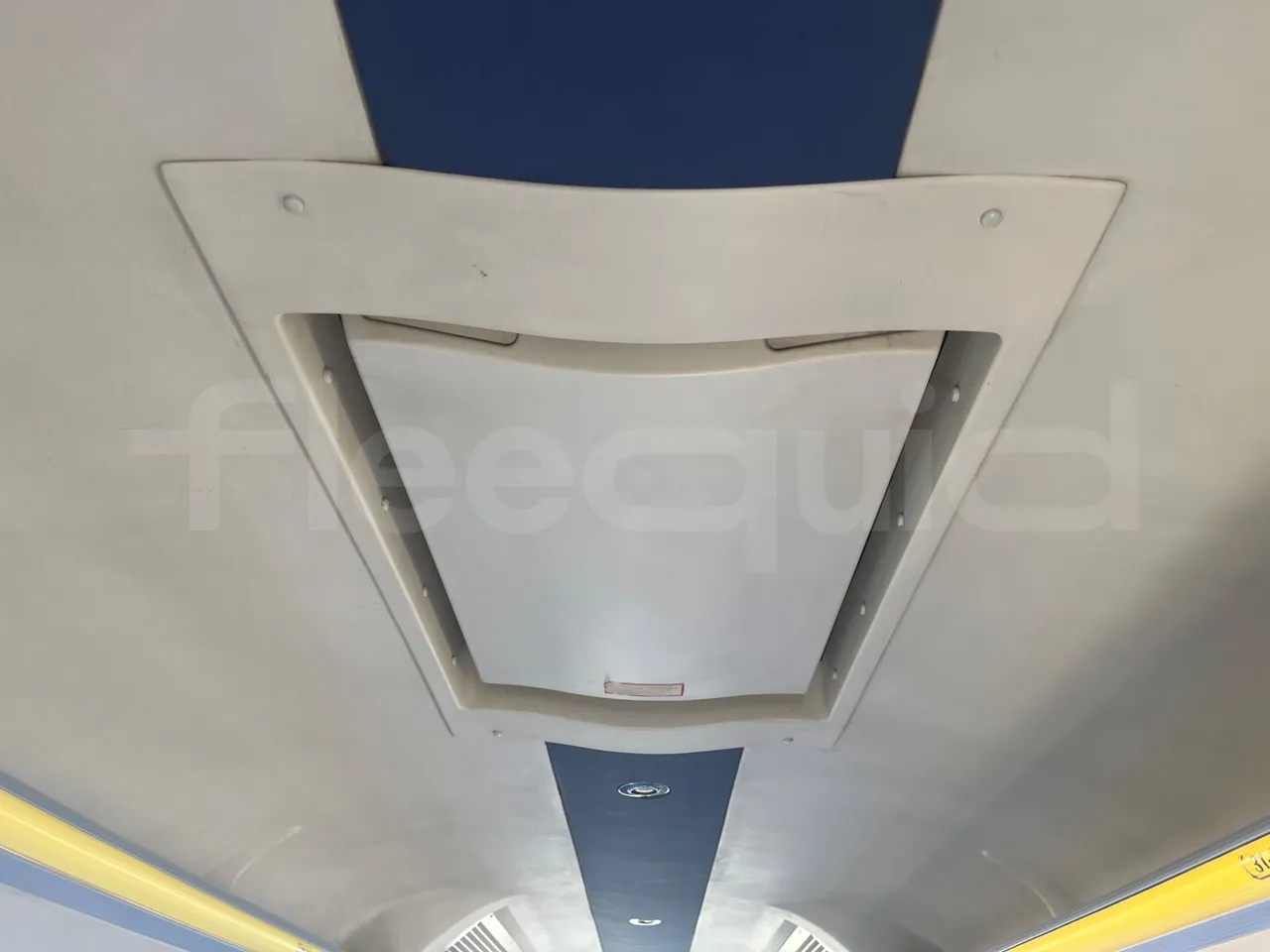 Irizar Scania K310IB4X2 - EUR4 - 228kW - 12.320m - roof hatch 1