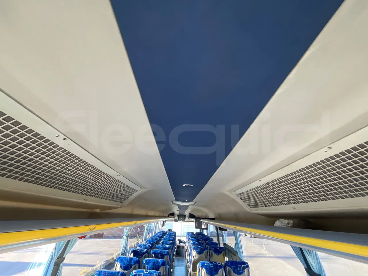 Irizar Scania K310IB4X2 - EUR4 - 228kW - 12.320m - overhead compartments photo