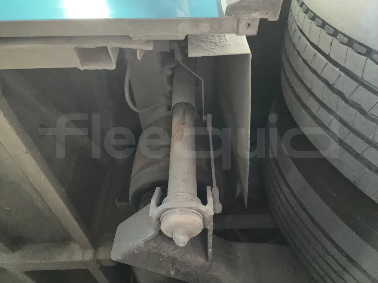 Irizar Scania K310IB4X2 - EUR4 - 228kW - 12.320m - axle 2 shock absorbers 1 right