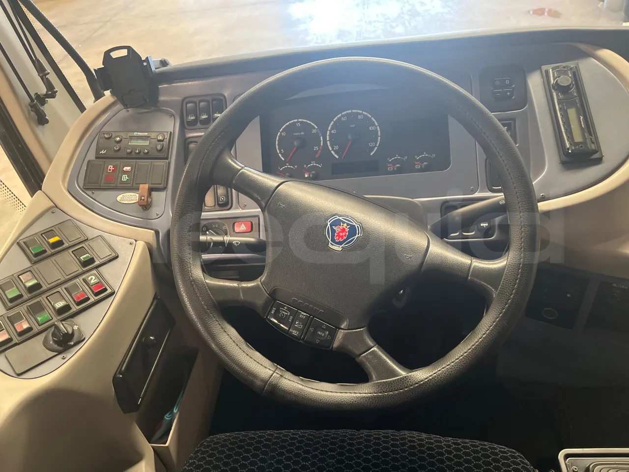 Irizar Scania K310IB4X2 - EUR4 - 228kW - 12.320m - steering wheel photo