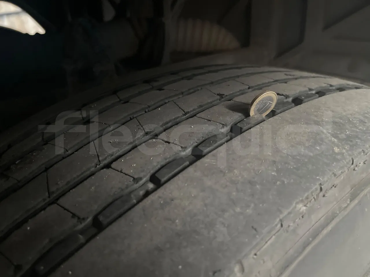 Irizar Scania K310IB4X2 - EUR4 - 228kW - 12.320m - rear left tire photo