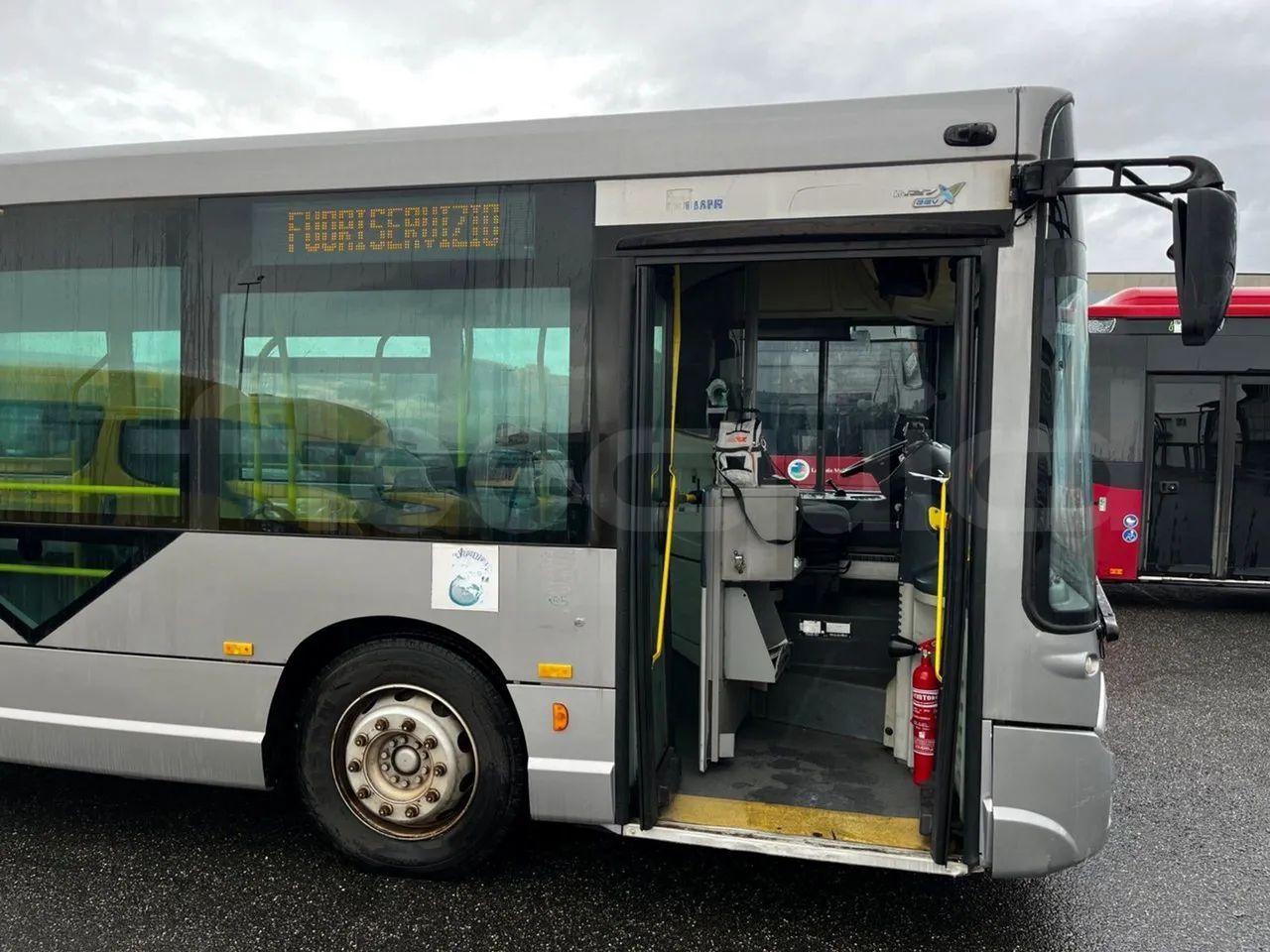 Heuliez GX127 GX 127 - Euro 5 - 194 kW - 10.645 mt - front door 1 open