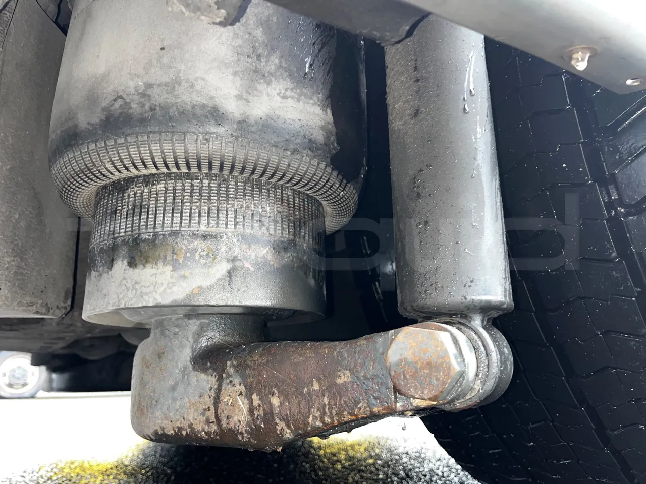 Heuliez GX127 GX 127 - Euro 5 - 194 kW - 10.645 mt - axel 2 air springs 1 left