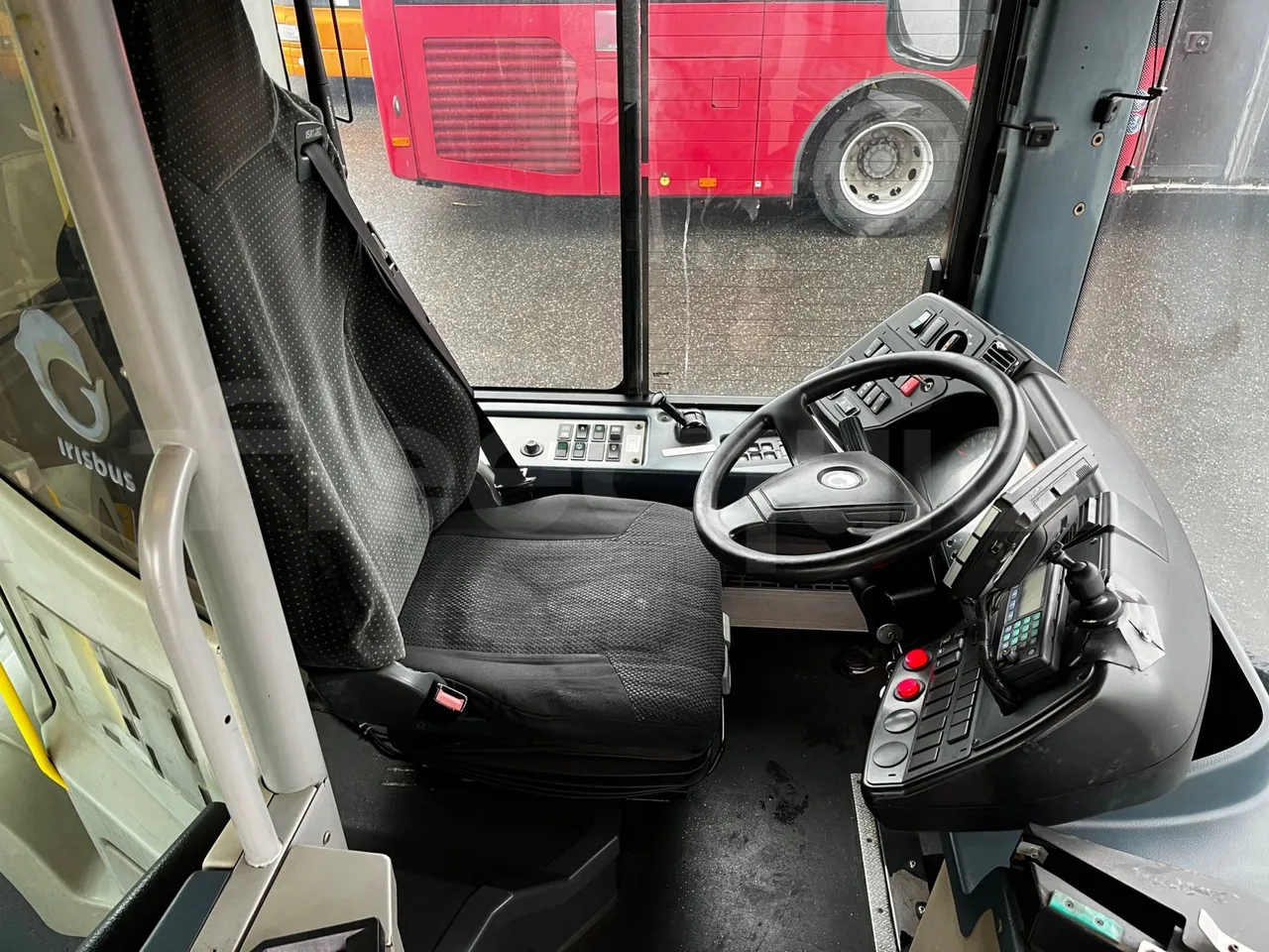 Heuliez GX127 GX 127 - Euro 5 - 194 kW - 10.645 mt - driver's seat photo