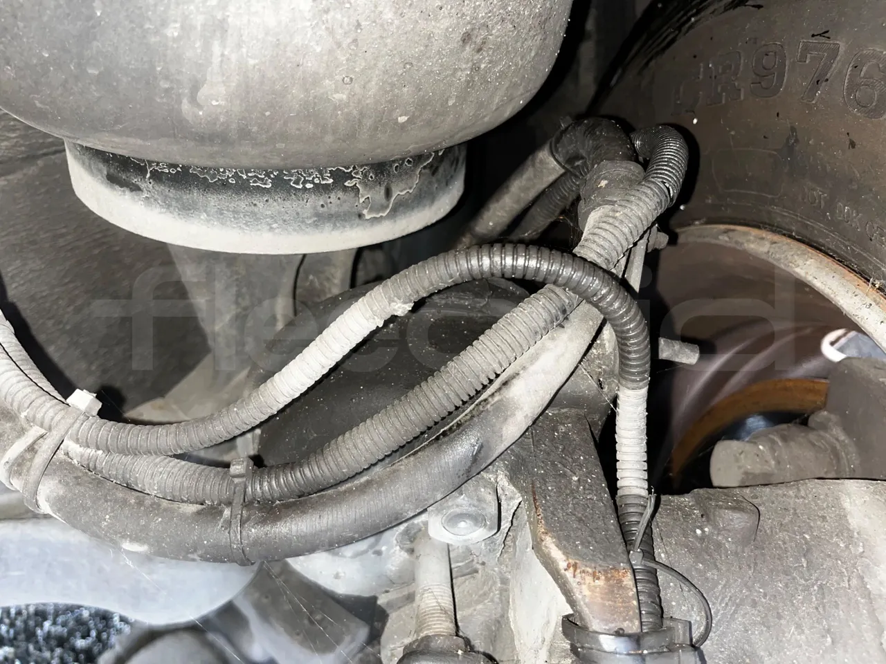 Heuliez GX127 GX 127 - Euro 5 - 194 kW - 10.645 mt - front brake calipers right