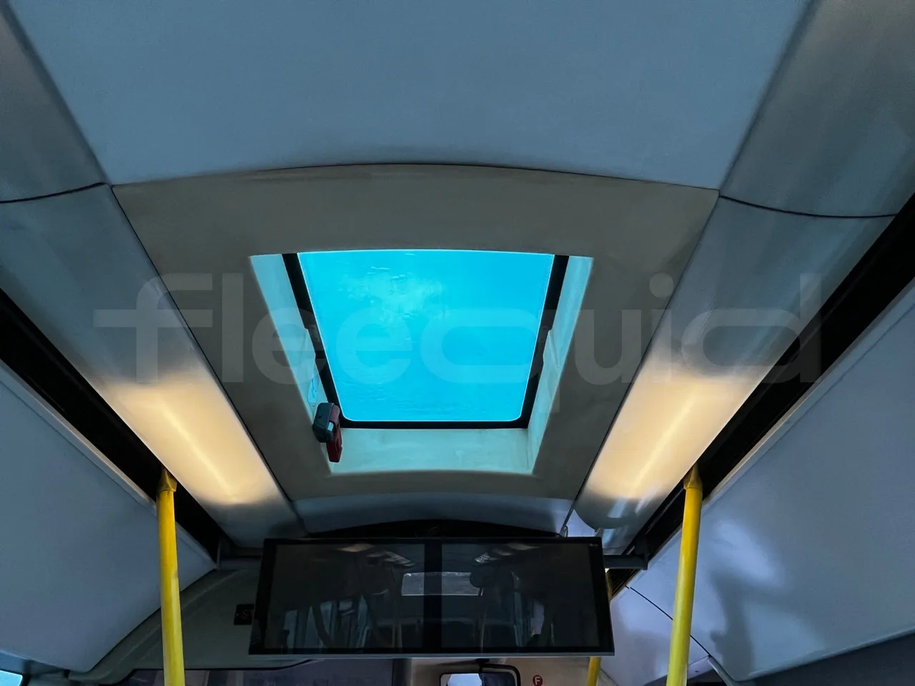 Heuliez GX127 GX 127 - Euro 5 - 194 kW - 10.645 mt - roof hatch 1