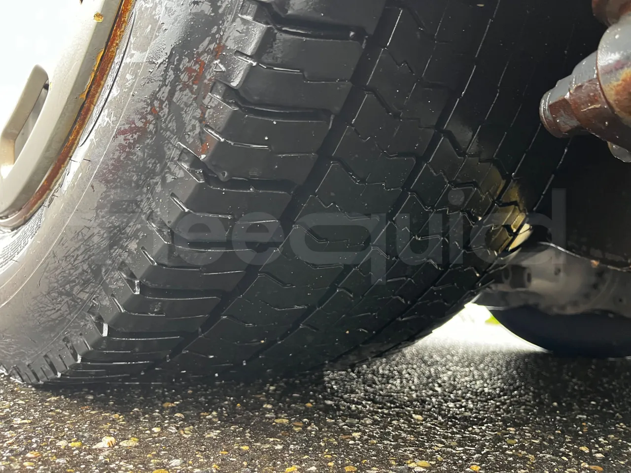 Heuliez GX127 GX 127 - Euro 5 - 194 kW - 10.645 mt - tread condition second axle tires left