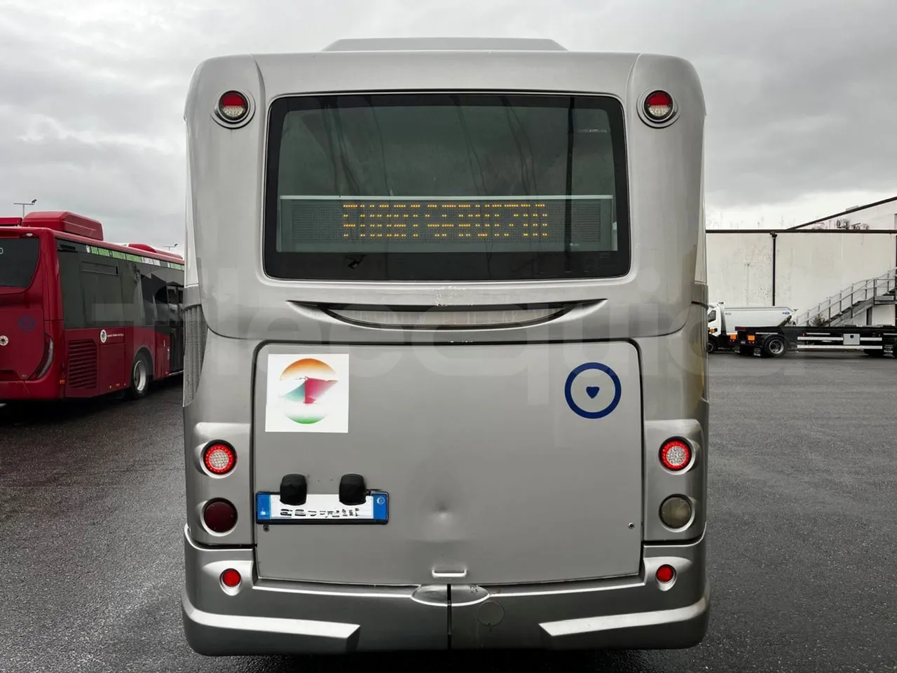 Heuliez GX127 GX 127 - Euro 5 - 194 kW - 10.645 mt - rear hatch closed