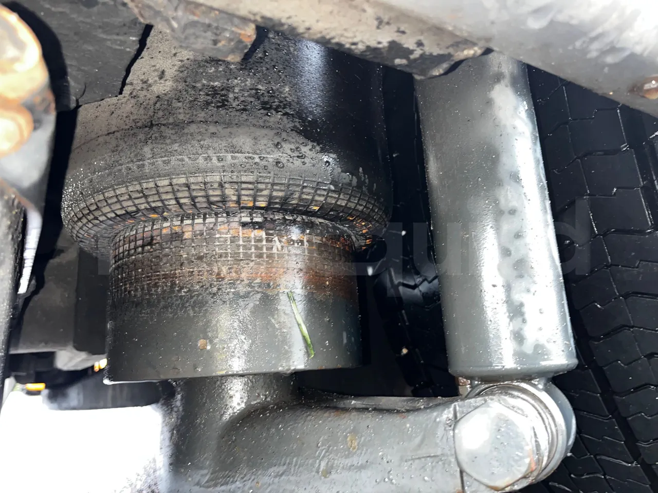 Heuliez GX127 GX 127 - Euro 5 - 194 kW - 10.645 mt - axle 2 shock absorbers 2 left