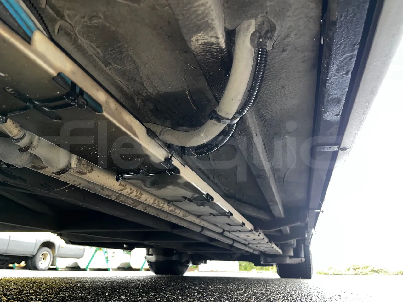 Heuliez GX127 GX 127 - Euro 5 - 194 kW - 10.645 mt - central undercarriage photo