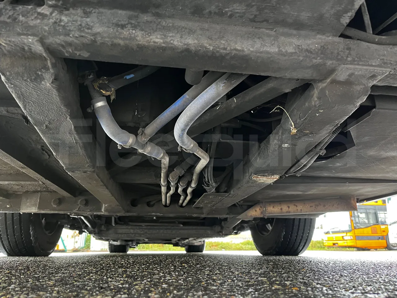 Heuliez GX127 GX 127 - Euro 5 - 194 kW - 10.645 mt - front undercarriage from front