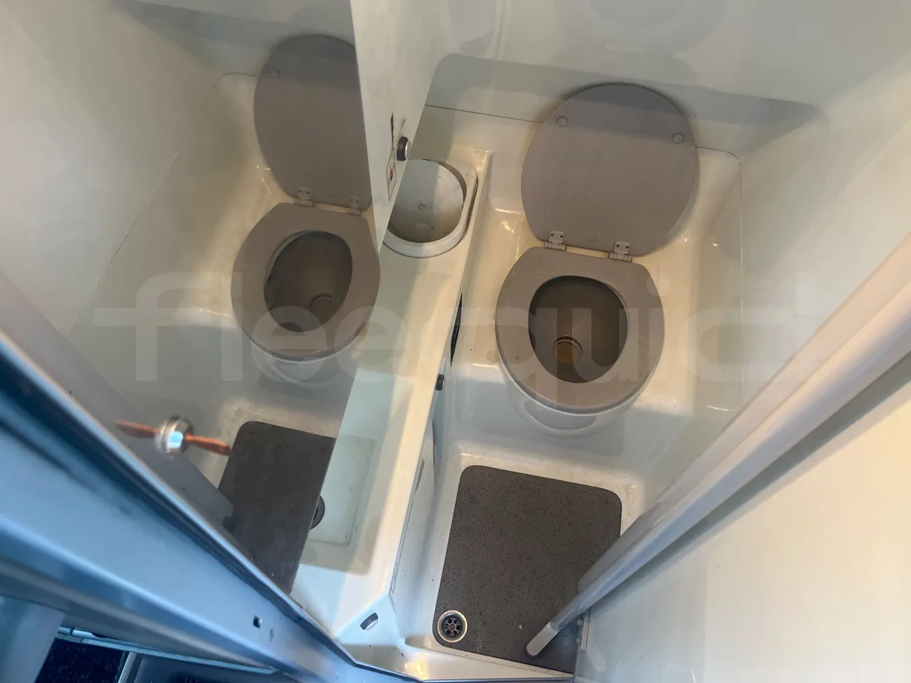 Iveco Magelys SFR2XX - Euro6 - 12,83m - 294kw - toilette accessories photo