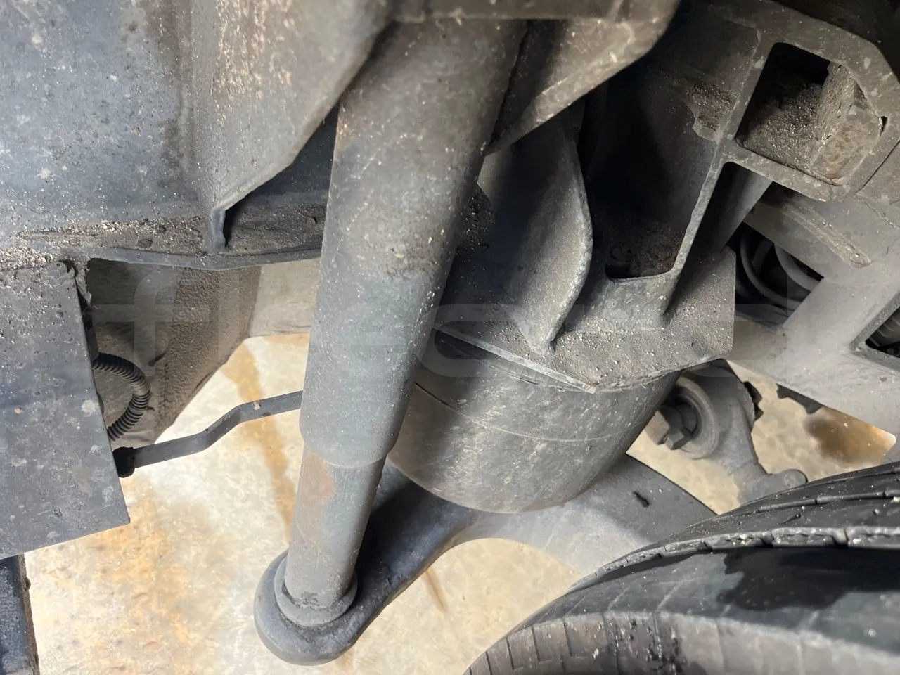 Iveco Magelys SFR2XX - Euro6 - 12,83m - 294kw - axel 2 air springs 1 left