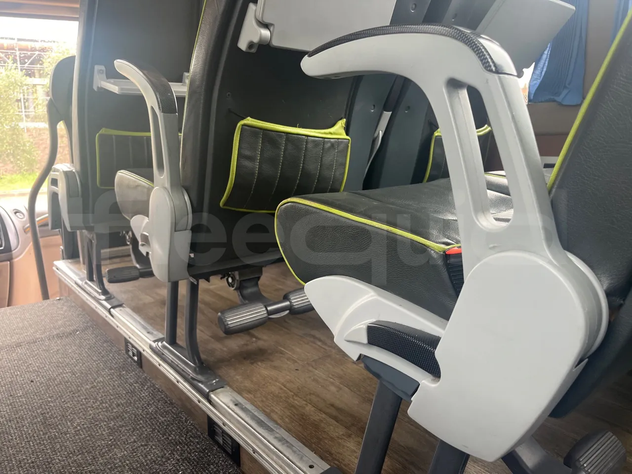 Iveco Magelys SFR2XX - Euro6 - 12,83m - 294kw - armrest detail photo