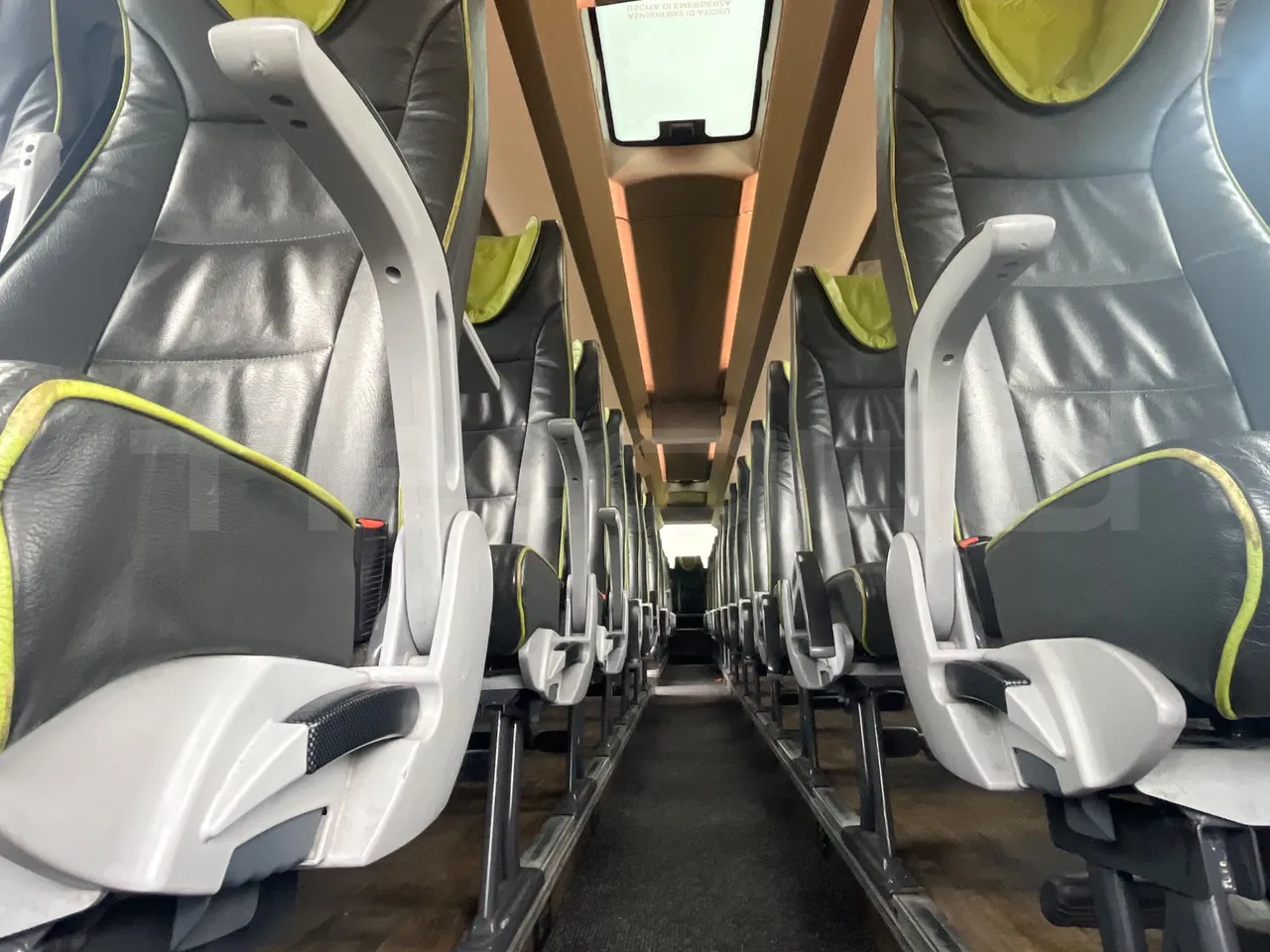 Iveco Magelys SFR2XX - Euro6 - 12,83m - 294kw - seat brackets photo