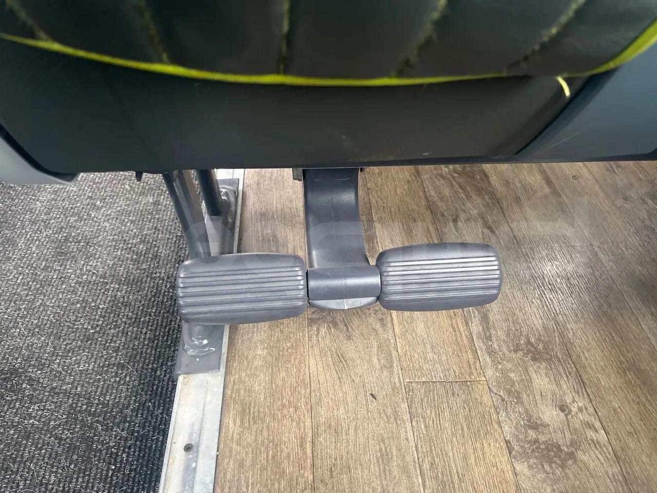 Iveco Magelys SFR2XX - Euro6 - 12,83m - 294kw - footrest detail photo