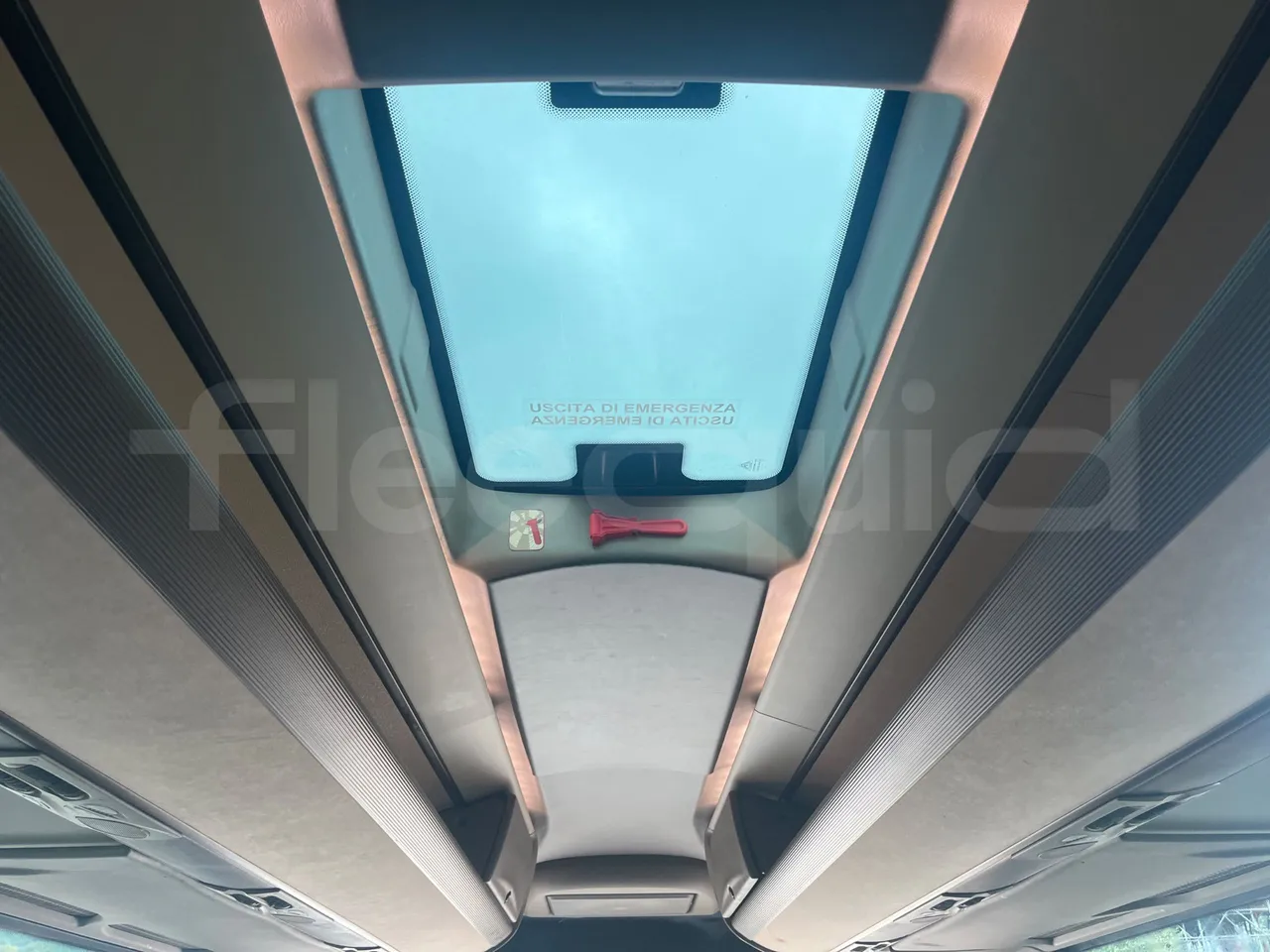 Iveco Magelys SFR2XX - Euro6 - 12,83m - 294kw - roof hatch 2