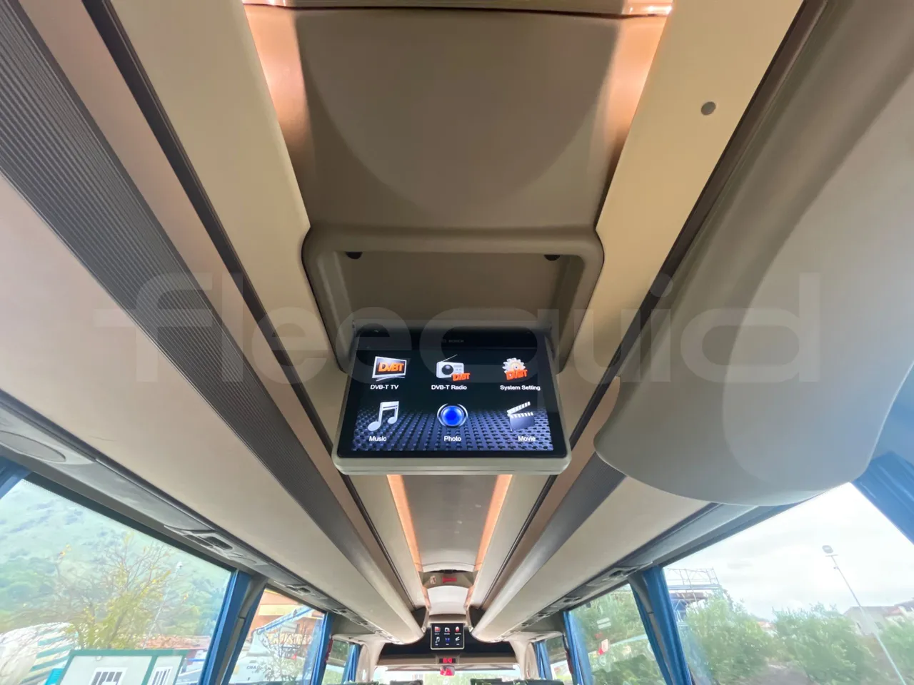 Iveco Magelys SFR2XX - Euro6 - 12,83m - 294kw - overhead compartments photo