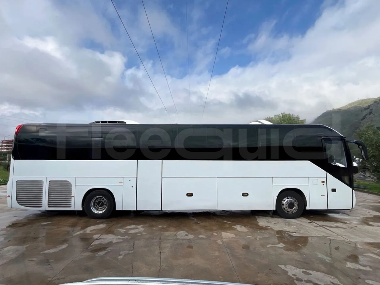 Iveco Magelys SFR2XX - Euro6 - 12,83m - 294kw - right side doors closed