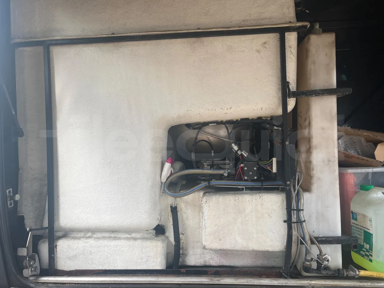 Iveco Magelys SFR2XX - Euro6 - 12,83m - 294kw - under carpet photo