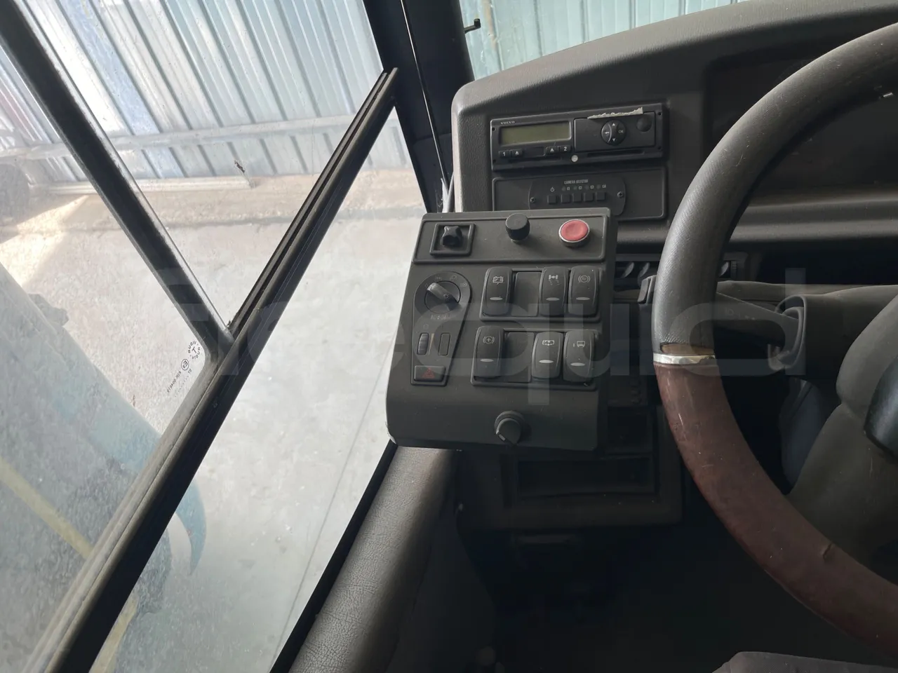 Volvo Urbis B9TL/ Euro 4 - 193 Kw - 12 Mt - radio accessories photo