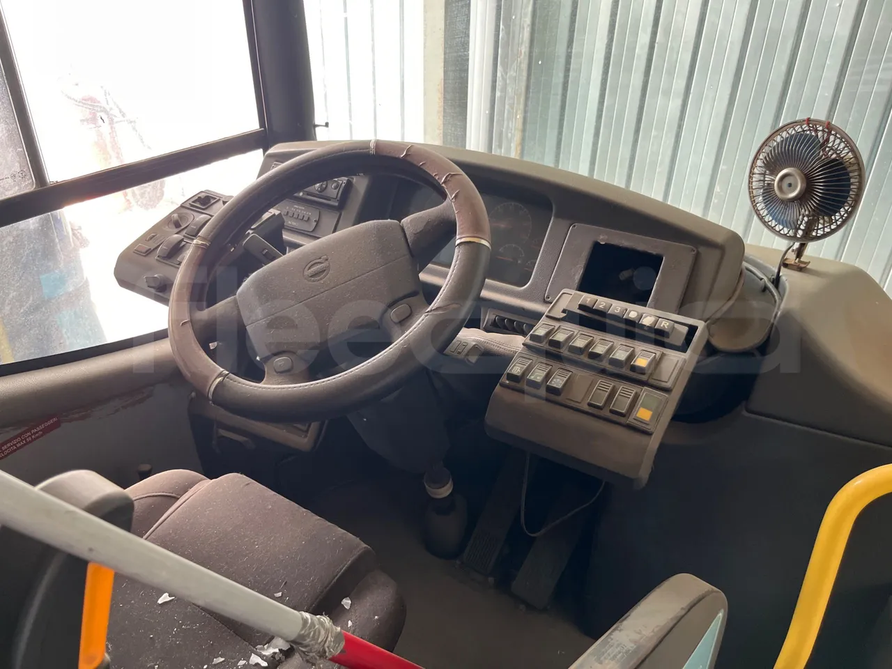 Volvo Urbis B9TL/ Euro 4 - 193 Kw - 12 Mt - buttons panels on