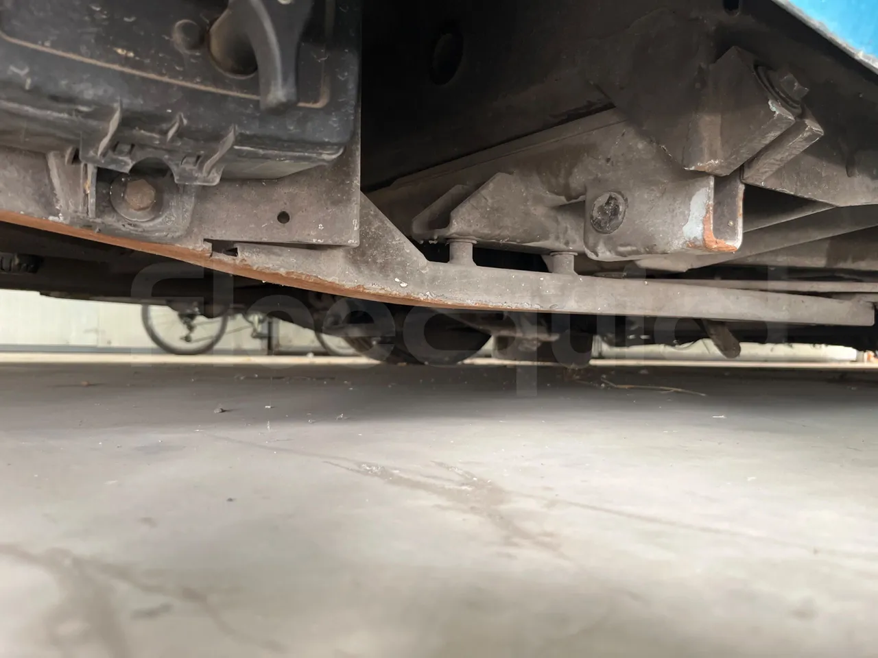 Volvo Urbis B9TL/ Euro 4 - 193 Kw - 12 Mt - front axle right side