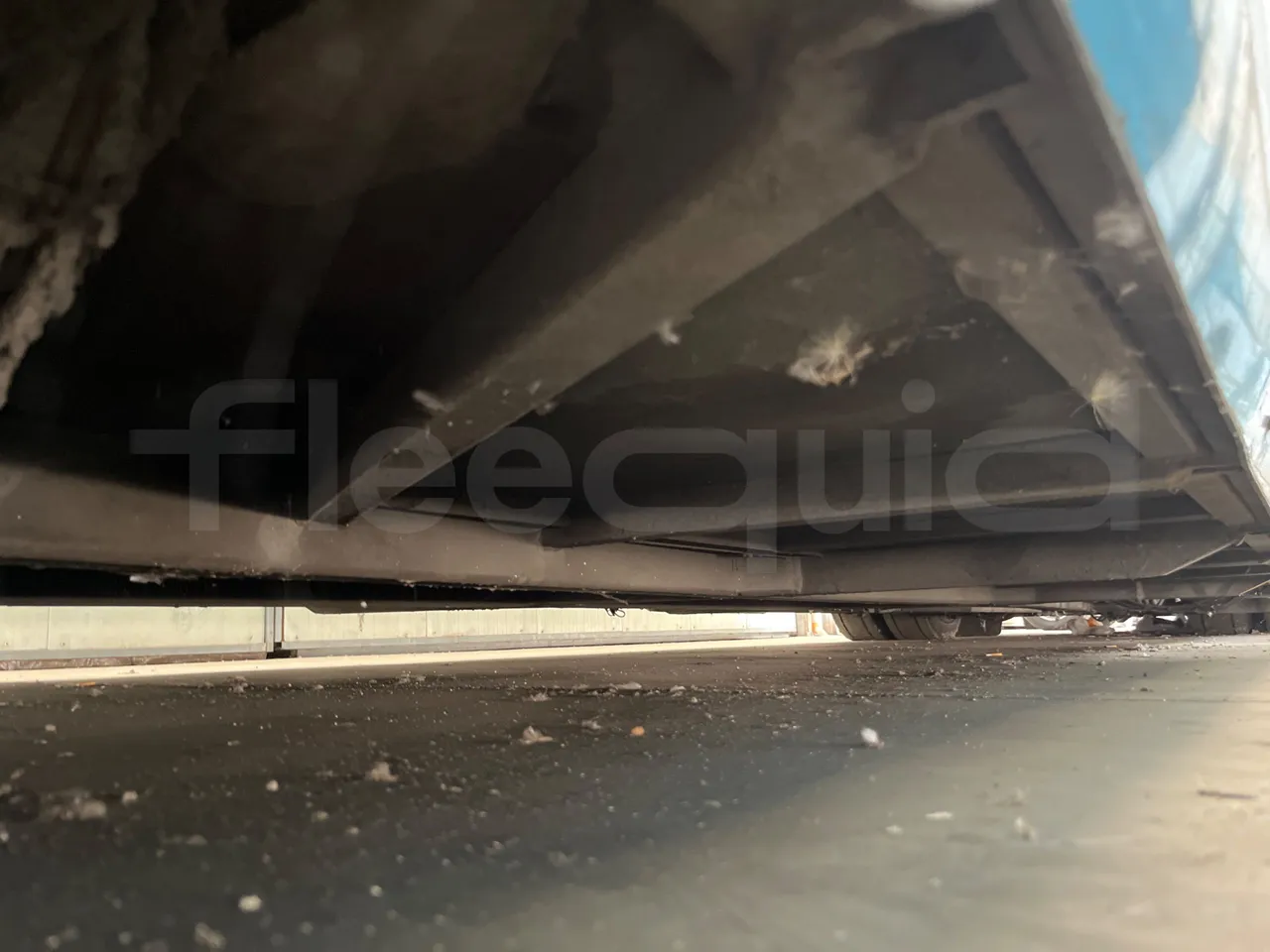 Volvo Urbis B9TL/ Euro 4 - 193 Kw - 12 Mt - central undercarriage photo