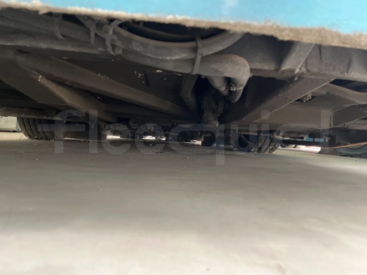 Volvo Urbis B9TL/ Euro 4 - 193 Kw - 12 Mt - front undercarriage from front