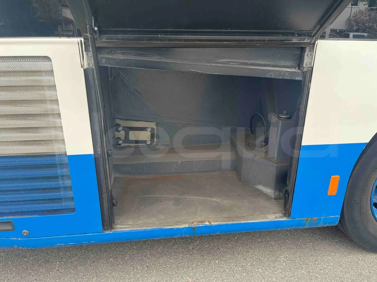 Mercedes-Benz Citaro O 530 LE - Euro 5 - 220 kW - 12.040 mt - external compartments photo