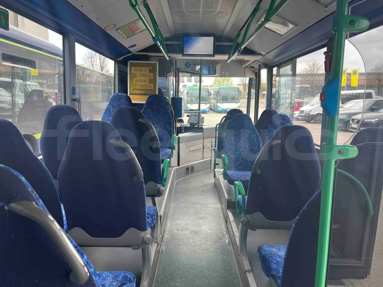 Mercedes-Benz Citaro O 530 LE - Euro 5 - 220 kW - 12.040 mt - forward view middle aisle