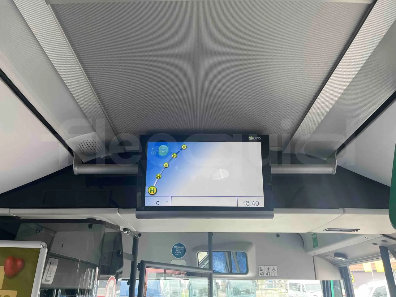 Mercedes-Benz Citaro O 530 LE - Euro 5 - 220 kW - 12.040 mt - monitor detail photo