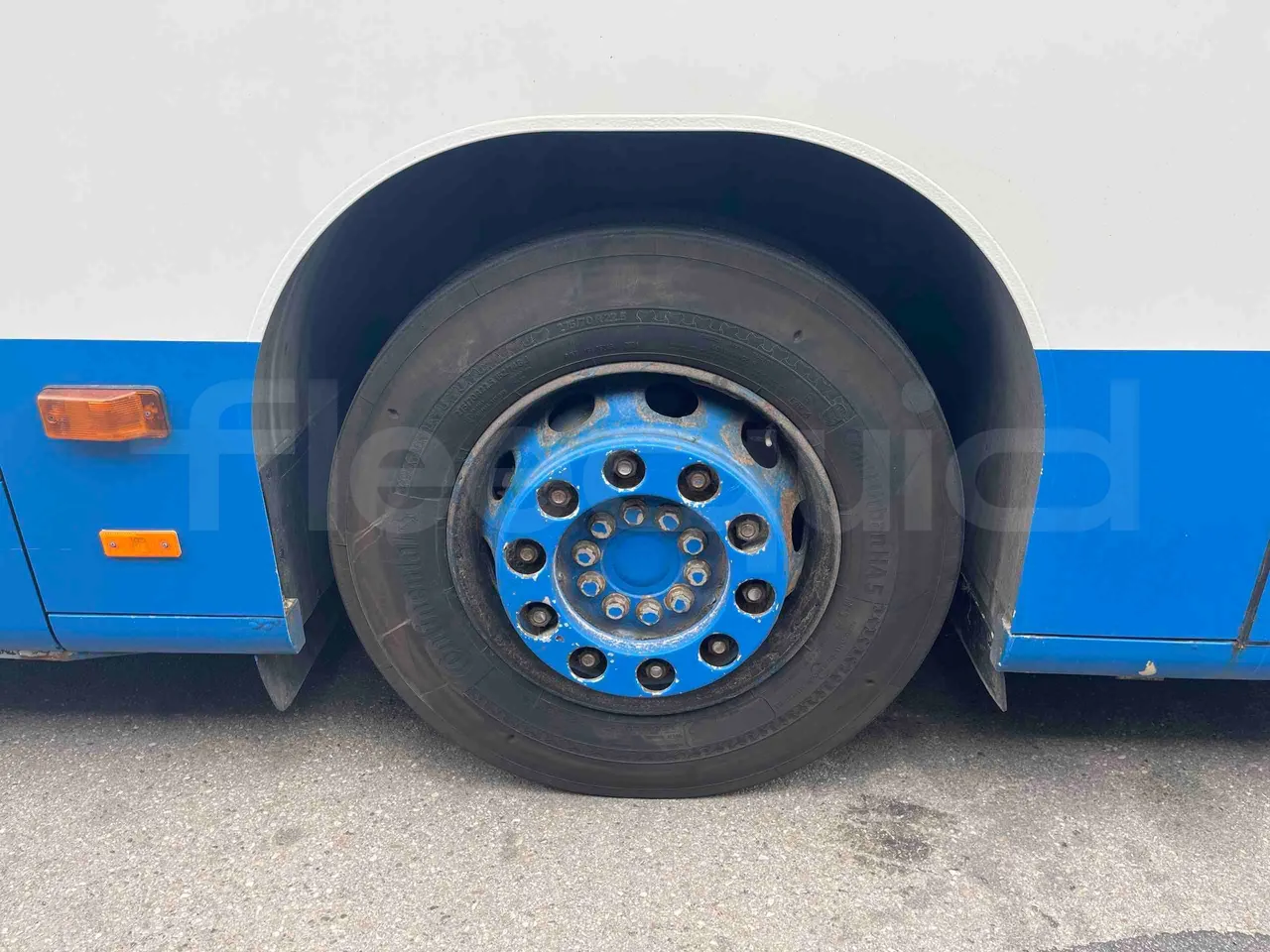 Mercedes-Benz Citaro O 530 LE - Euro 5 - 220 kW - 12.040 mt - tread condition front tires left
