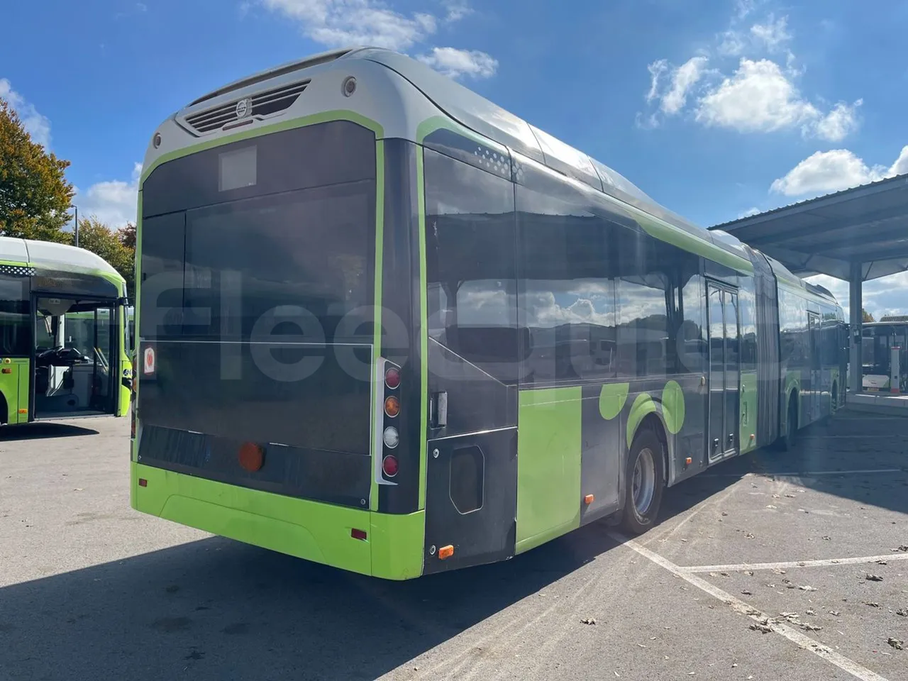 Volvo G891H L291LH24J8100 / Euro 6 - 177 Kw - 18.750 Mt - 3/4 right rear doors closed