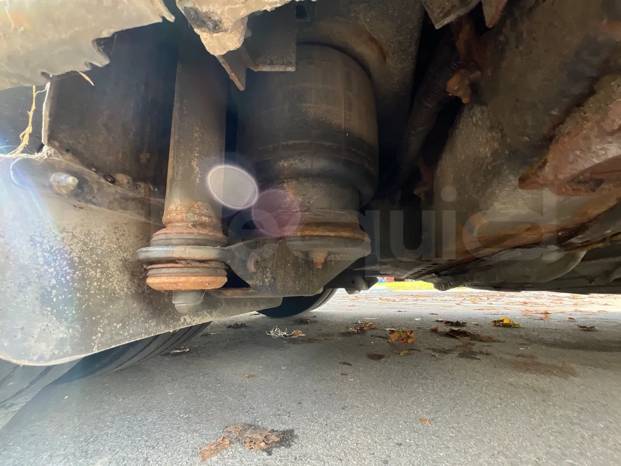 Volvo G891H L291LH24J8100 / Euro 6 - 177 Kw - 18.750 Mt - axle 2 shock absorbers 1 left