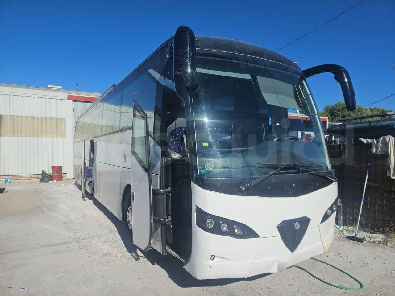 Man 18.463 HOCL Ratio - EUR4/338Kw/12.92Mt - 3/4 right front doors open