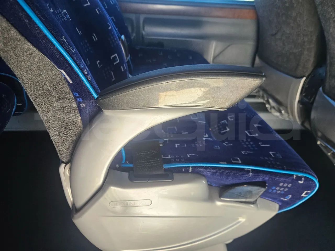 Man 18.463 HOCL Ratio - EUR4/338Kw/12.92Mt - armrest detail photo
