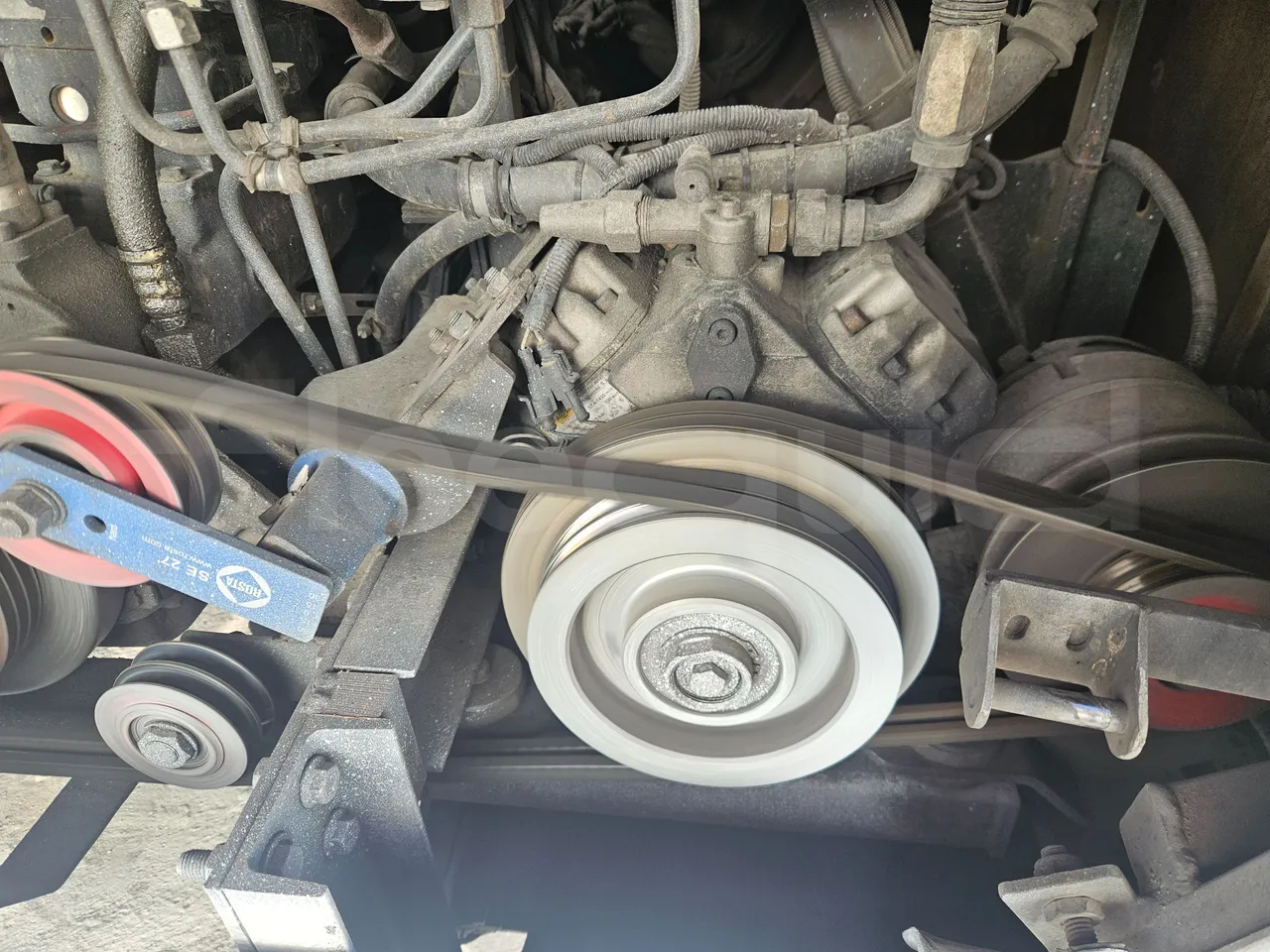 Man 18.463 HOCL Ratio - EUR4/338Kw/12.92Mt - air conditioning compressor (mandatory for bus to scrap)