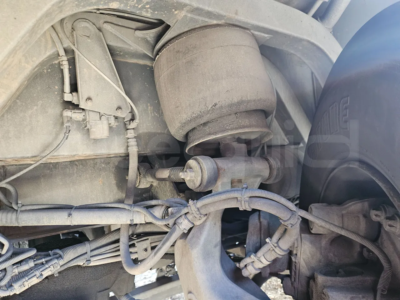 Man 18.463 HOCL Ratio - EUR4/338Kw/12.92Mt - front air springs left