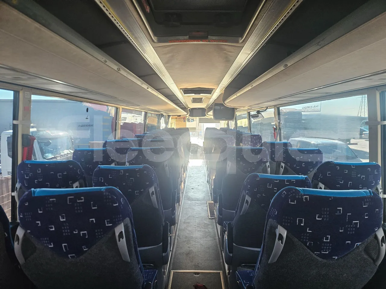 Man 18.463 HOCL Ratio - EUR4/338Kw/12.92Mt - forward view all seats last row height