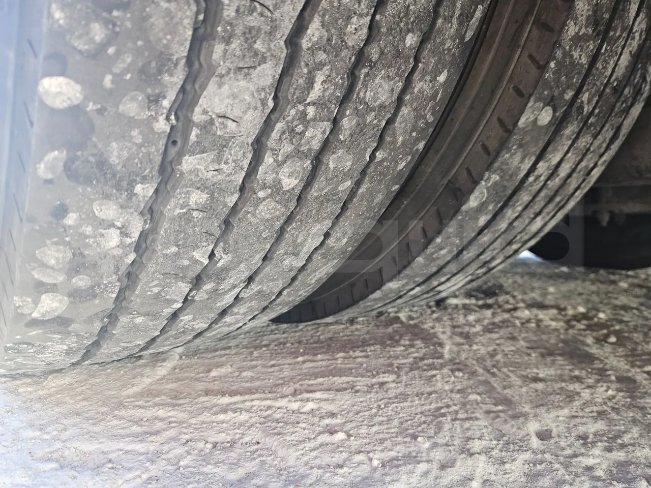 Man 18.463 HOCL Ratio - EUR4/338Kw/12.92Mt - tread condition front tires left