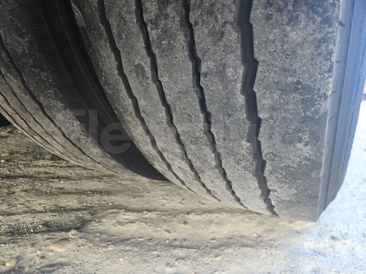 Man 18.463 HOCL Ratio - EUR4/338Kw/12.92Mt - tread condition second axle tires left