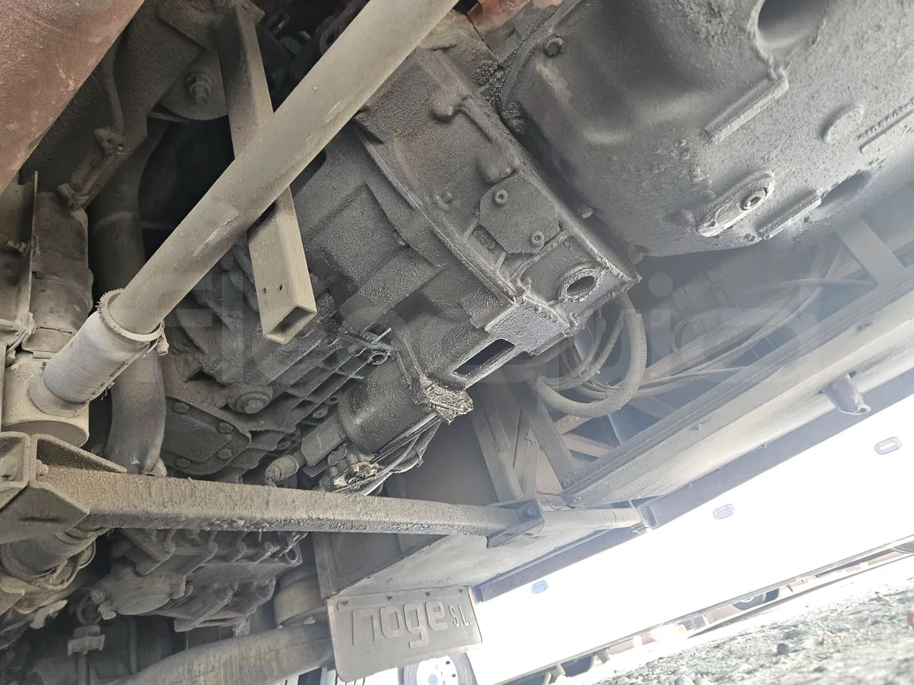 Man 18.463 HOCL Ratio - EUR4/338Kw/12.92Mt - axel 2 leaf spring right
