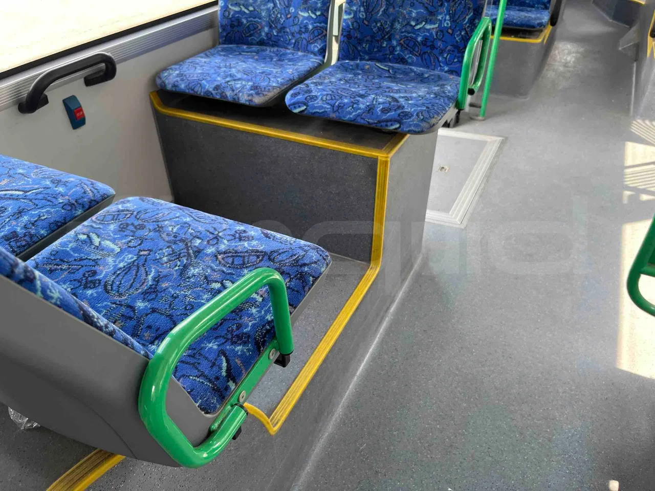 Solaris Urbino - armrest detail photo
