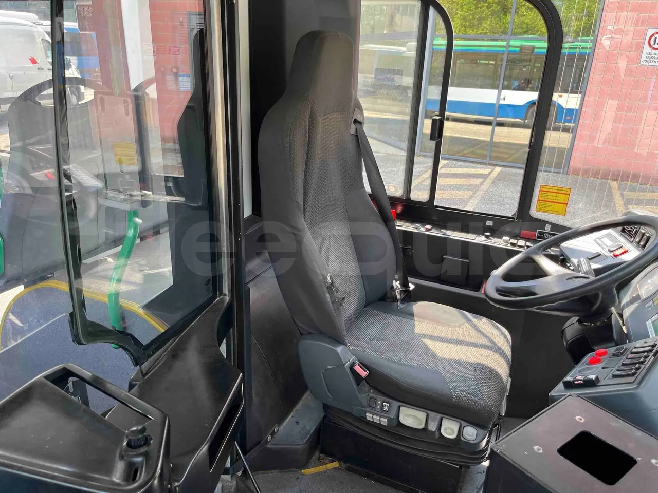 Solaris Urbino - driver's seat photo