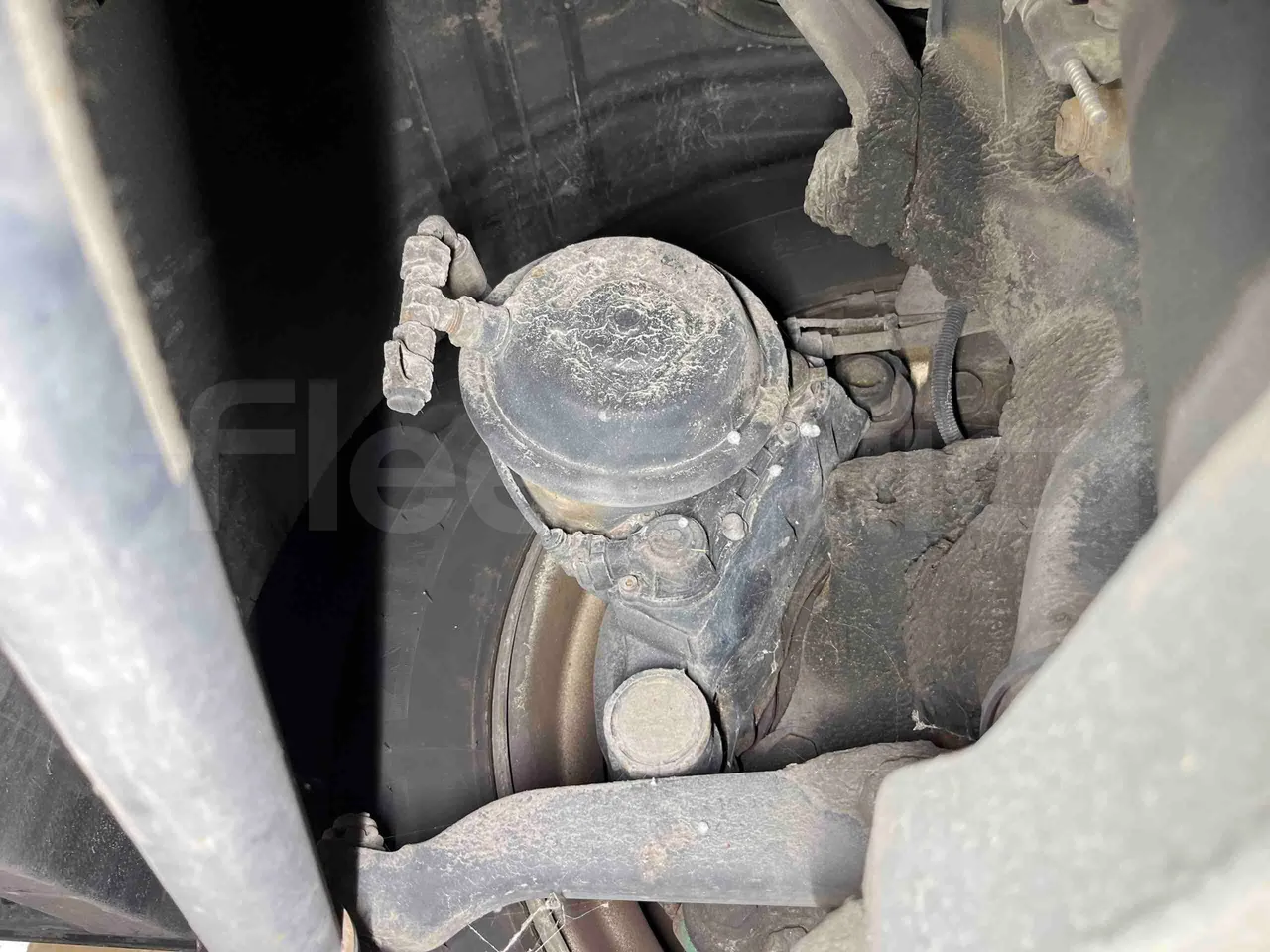 Solaris Urbino - front brake calipers right